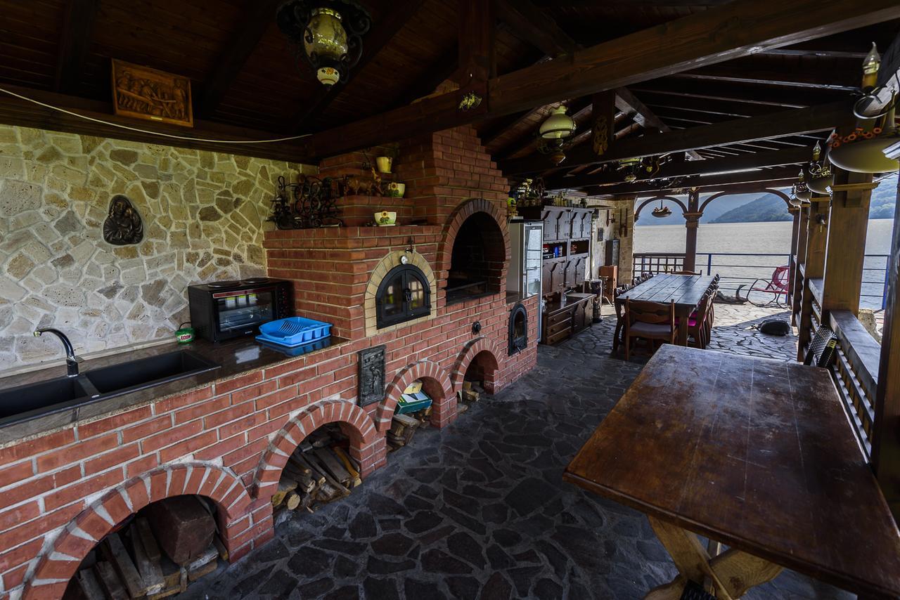 Casa Andrei Hotel Orşova Eksteriør billede