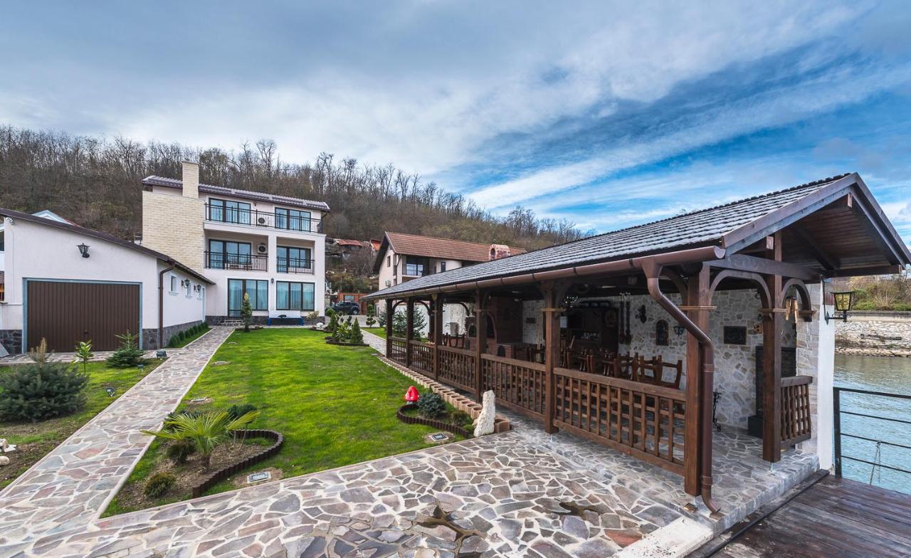 Casa Andrei Hotel Orşova Eksteriør billede