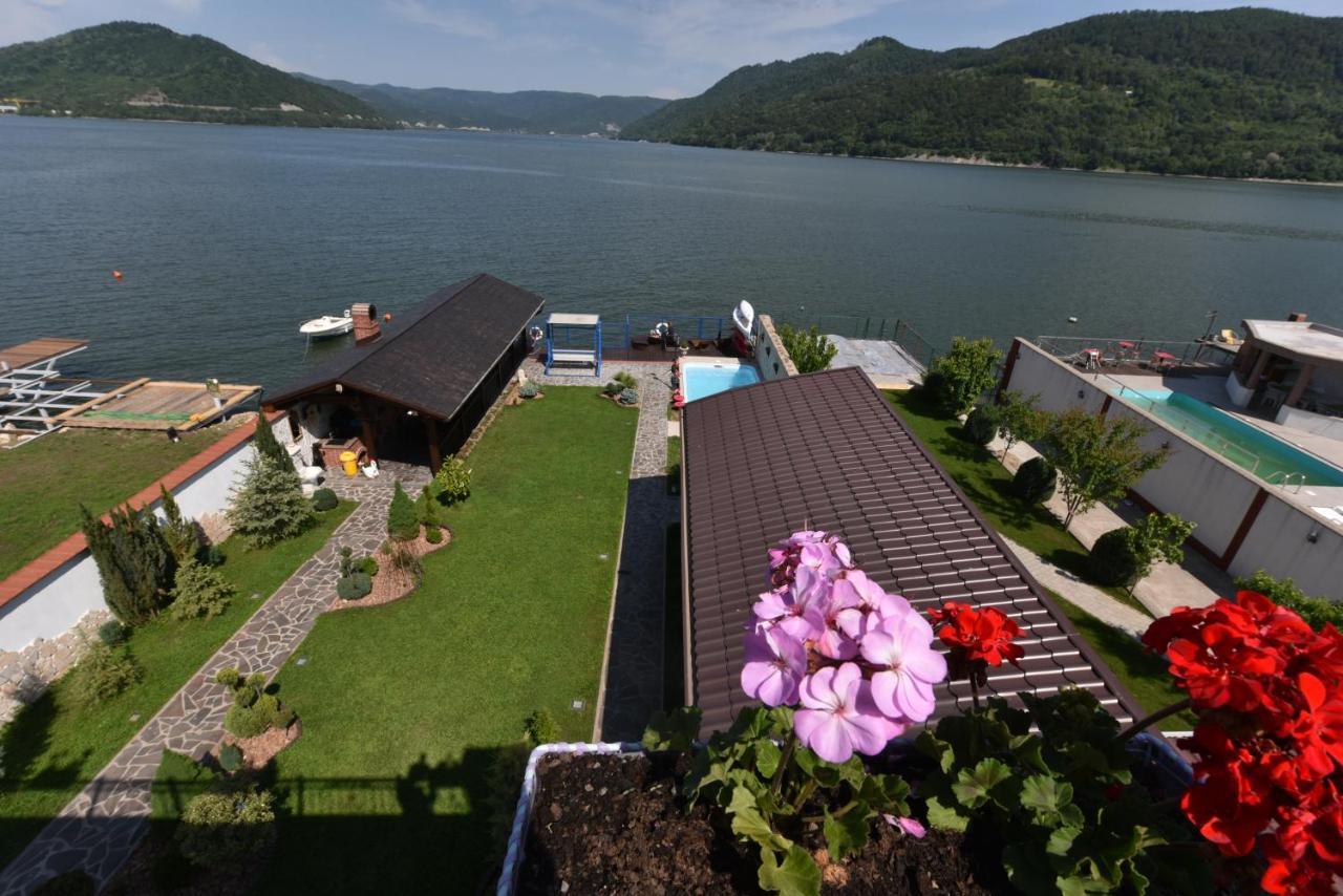 Casa Andrei Hotel Orşova Eksteriør billede